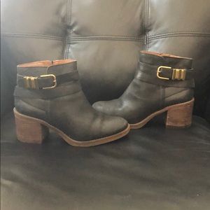 Leather Lucky Brand booties